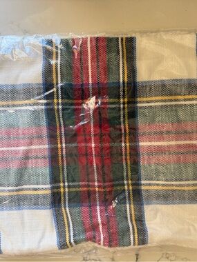 Pottery Barn pillow cover To in Red, Green, Navy